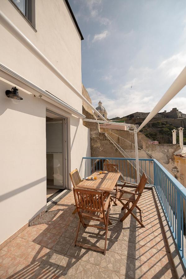 La Procidana House - Corricella Exlusive Terrace Villa Dış mekan fotoğraf