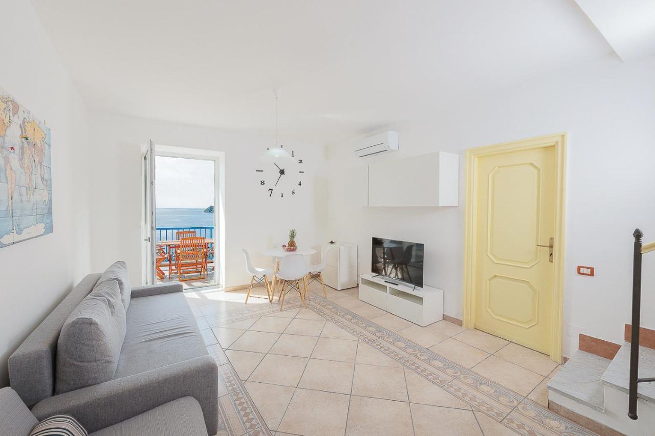 La Procidana House - Corricella Exlusive Terrace Villa Dış mekan fotoğraf